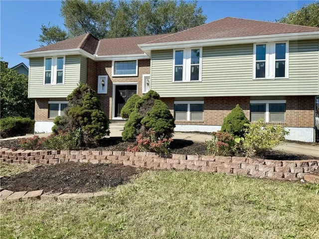 $324,000 | 13304 Corrington Avenue, Grandview, MO 64030