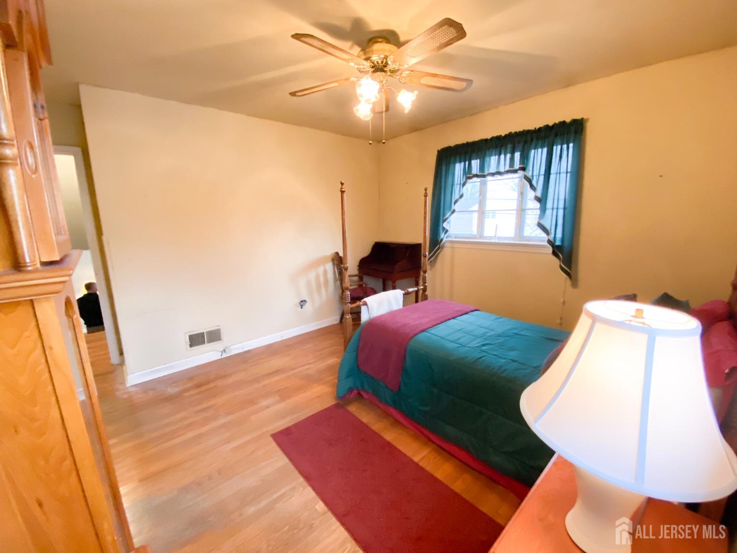 14 Pine Street Edison, NJ 08817 - Photo 19 of 30