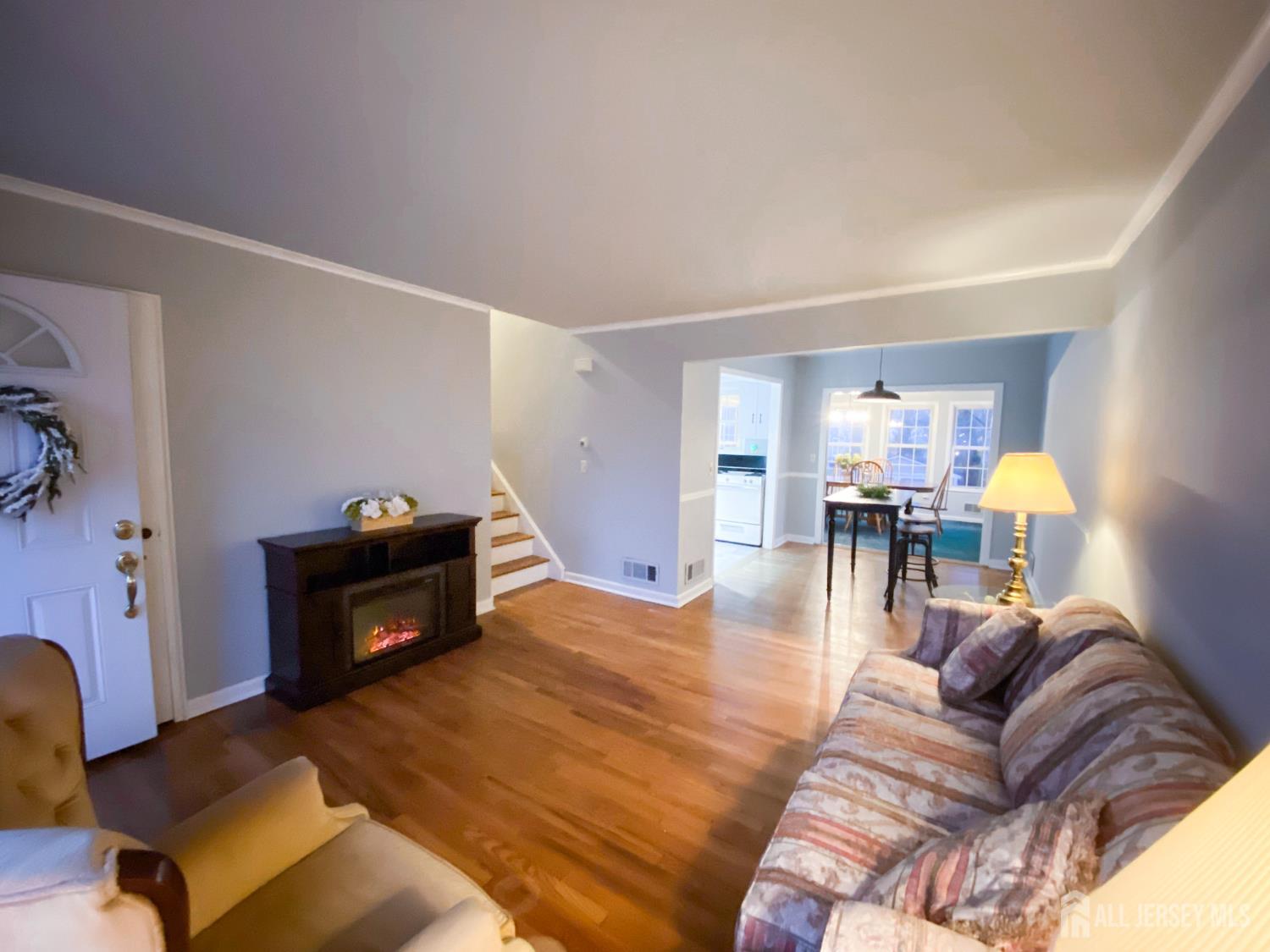 14 Pine Street Edison, NJ 08817 - Photo 5 of 30