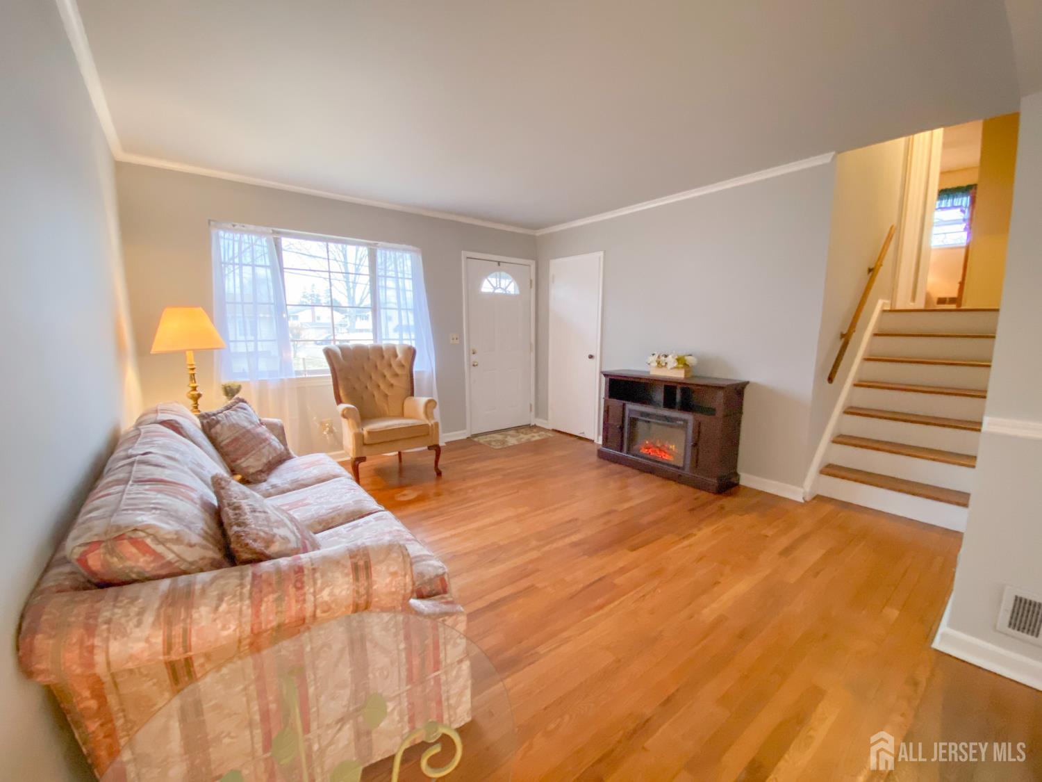14 Pine Street Edison, NJ 08817 - Photo 7 of 30