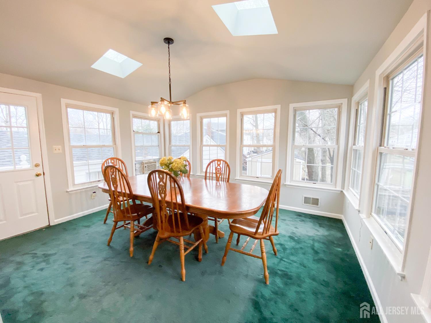 14 Pine Street Edison, NJ 08817 - Photo 8 of 30