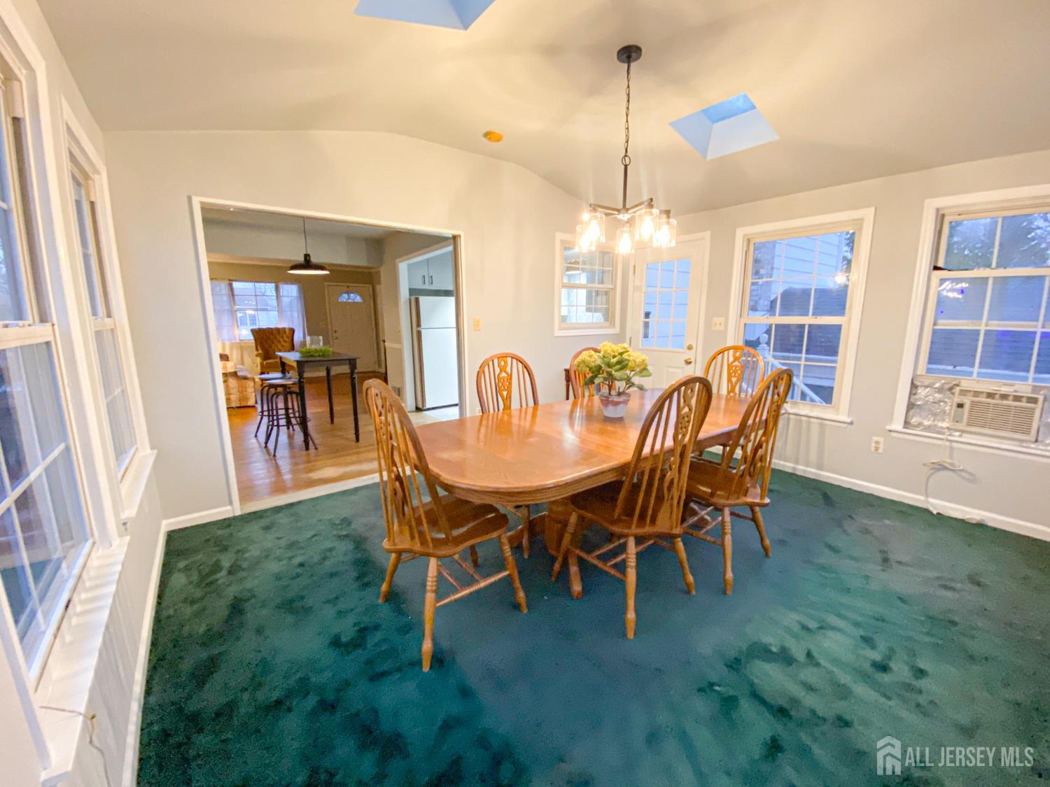 14 Pine Street Edison, NJ 08817 - Photo 9 of 30