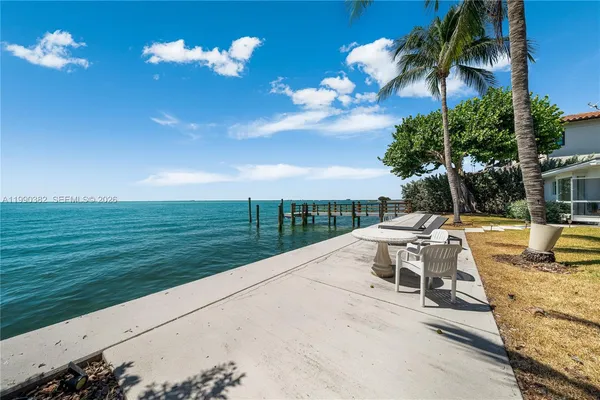 $16,800,000 | 640 South Mashta Drive, Key Biscayne, FL 33149