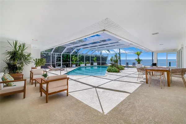 $16,800,000 | 640 South Mashta Drive, Key Biscayne, FL 33149