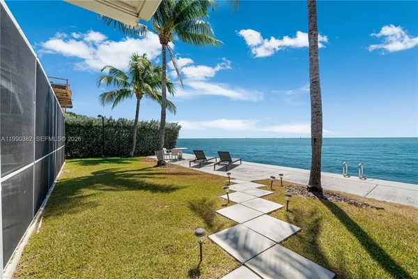$16,800,000 | 640 South Mashta Drive, Key Biscayne, FL 33149