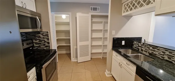 $1,450 | 3300 Yorktown Street, Unit 19, Houston, TX 77056