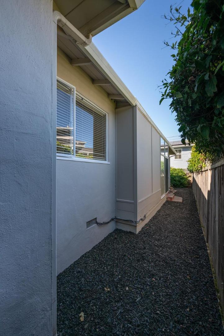 267 Eaton Road San Mateo, CA 94402 - Photo 28 of 34 Gallery Image 28