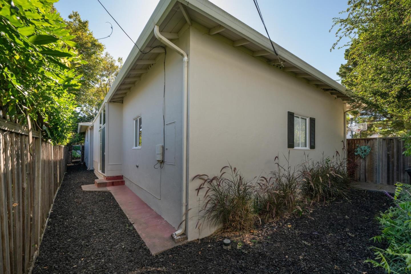 267 Eaton Road San Mateo, CA 94402 - Photo 29 of 34 Gallery Image 29