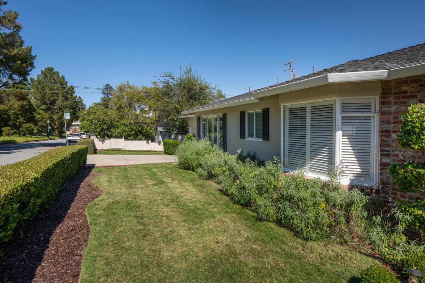 267 Eaton Road San Mateo, CA 94402 - Photo 8 of 34 Gallery Image 8