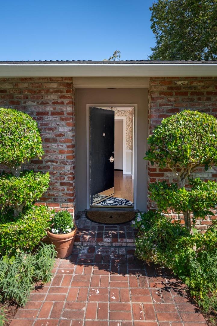 267 Eaton Road San Mateo, CA 94402 - Photo 9 of 34 Gallery Image 9
