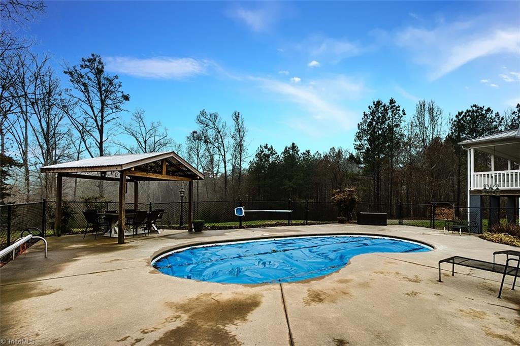 306 Charlie S Road Robbins, NC 27325 - Photo 27 of 30 Pool with covered picnic area