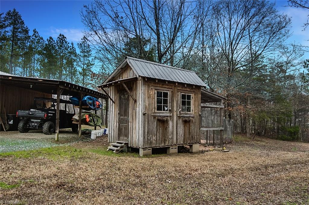 306 Charlie S Road Robbins, NC 27325 - Photo 29 of 30 Chicken coop