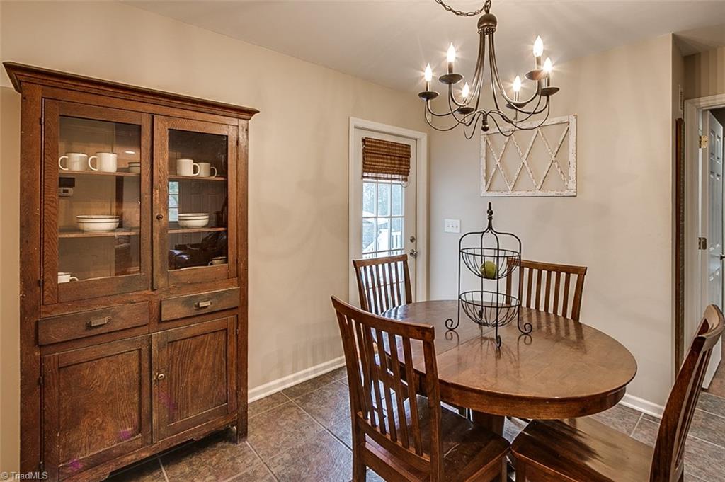 Breakfast area, ceramic tile floor