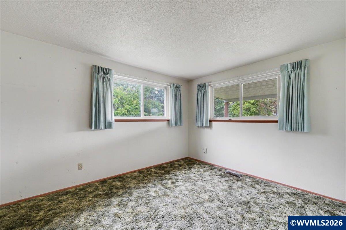 33543 Brewster Road Lebanon, OR 97355 - Photo 23 of 38 Gallery Image 23