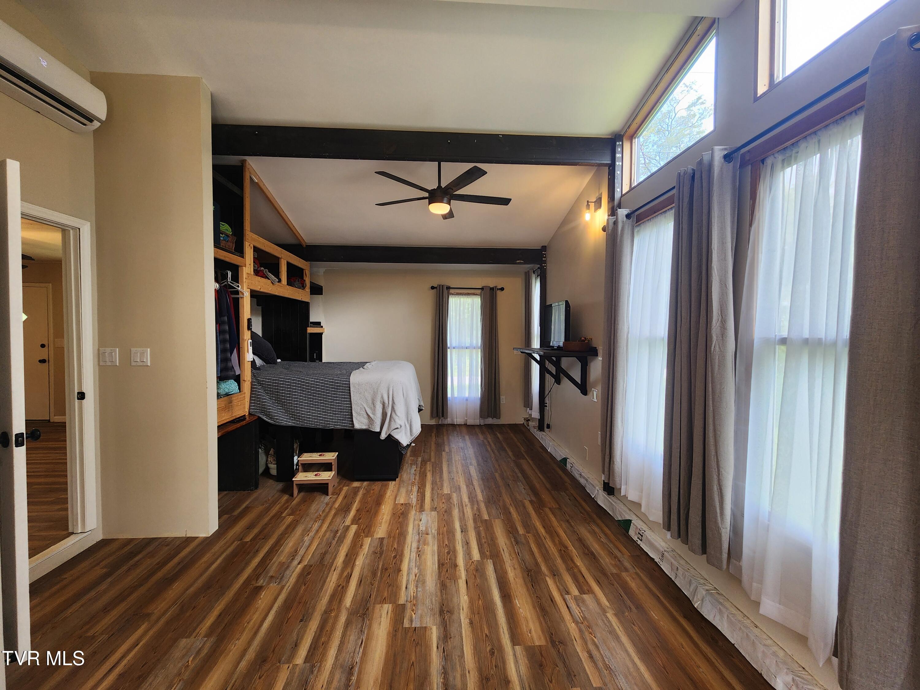1710 Gosnell Susong Road Greeneville, TN 37743 - Photo 2 of 23 Primary Bedroom