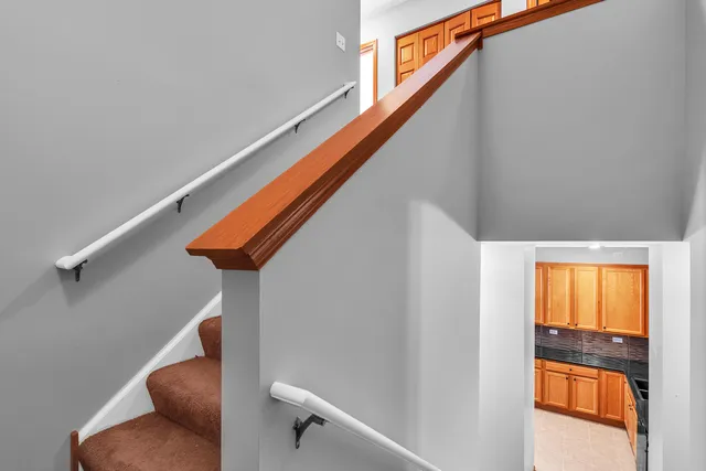 $289,900 | 2820 Glacier Way, Unit B, Wauconda, IL 60084