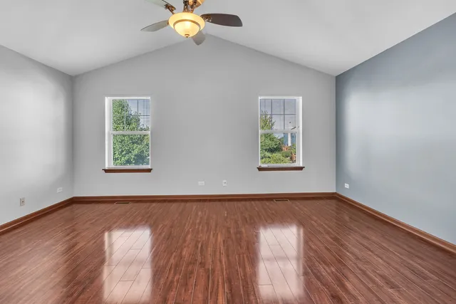 $289,900 | 2820 Glacier Way, Unit B, Wauconda, IL 60084