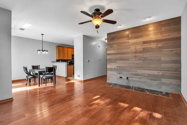 $289,900 | 2820 Glacier Way, Unit B, Wauconda, IL 60084