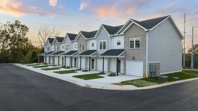 $1,700 | 2624 South Main Street, Unit 17, Springfield, TN 37172