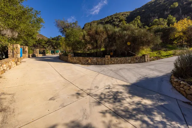 $712,500 | 16840 Maricopa Highway, Ojai, CA 93023