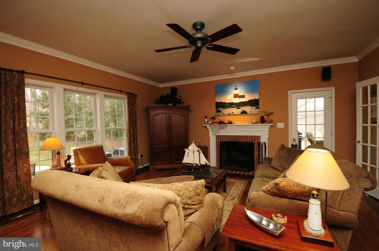 7858 Pembridge Road Manassas, VA 20112 - Photo 10 of 30 Family Room