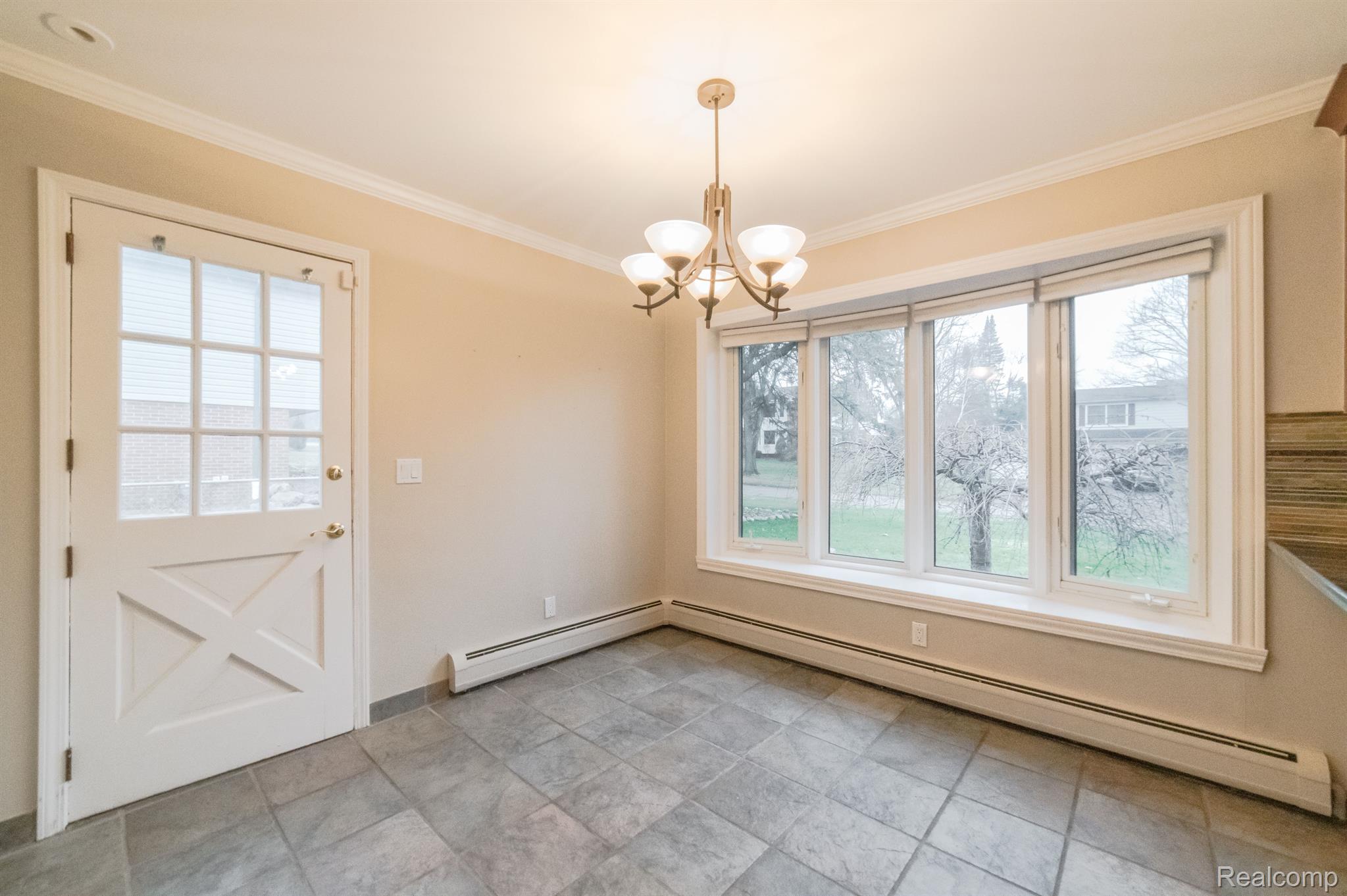 2725 Bridle Road Bloomfield Hills, MI 48304 - Photo 15 of 52 Gallery Image 15