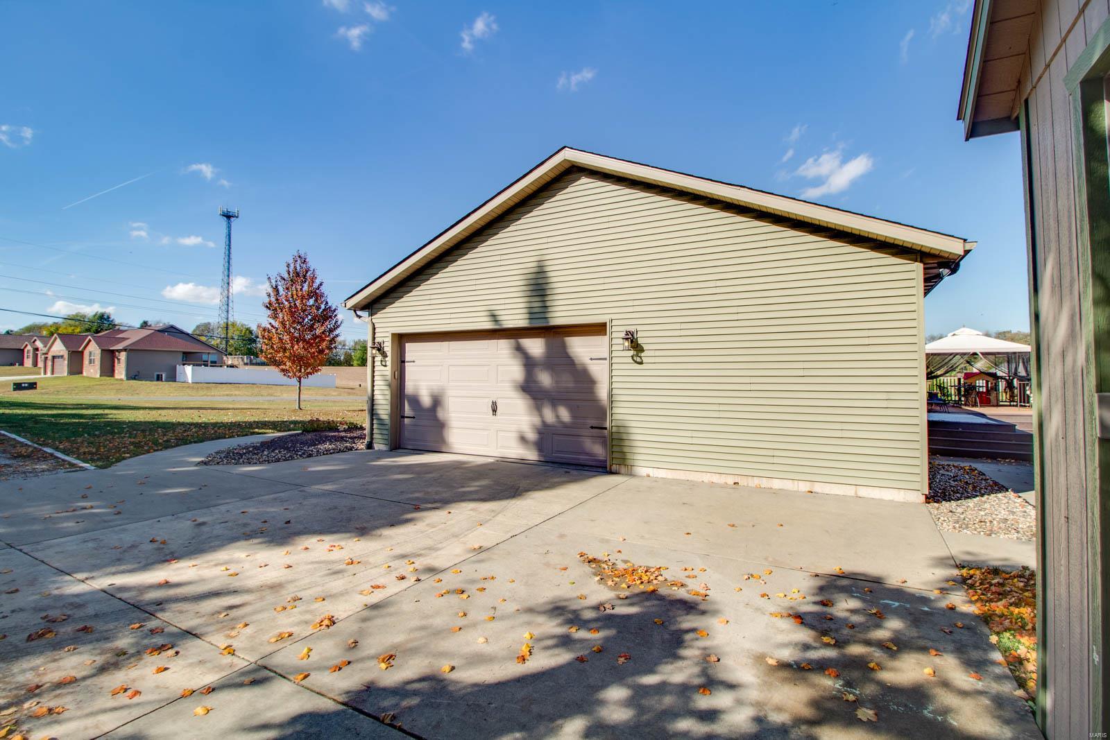 2650 Vulliet Road Highland, IL 62249 - Photo 4 of 52 Gallery Image 4