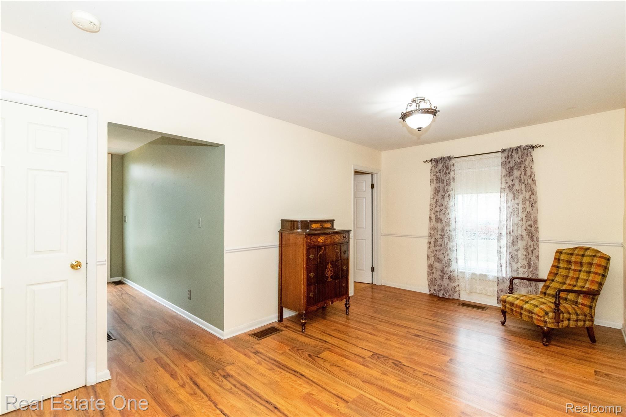 138 Benjamin Street Romeo, MI 48065 - Photo 12 of 26 138BenjaminSt-10.jpg