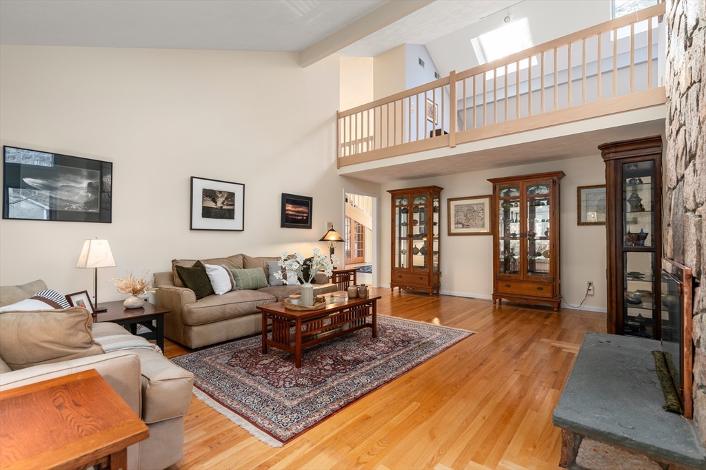 18 Fox Run Road Sudbury, MA 01776 - Photo 7 of 41 a living room with furniture