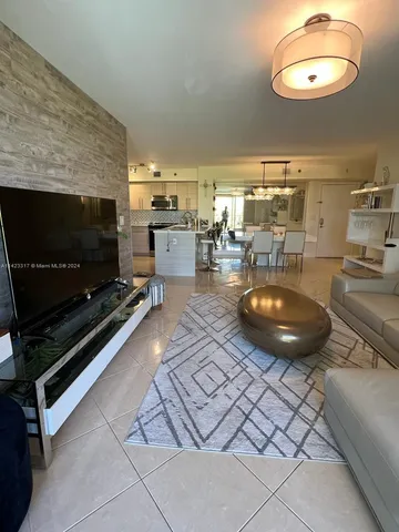 $5,000 | 19901 East Country Club Drive, Unit 2505, Aventura, FL 33180