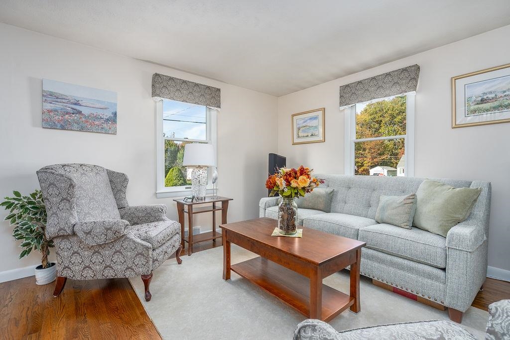 27 Hampshire Avenue Rochester, NH 03867 - Photo 13 of 44