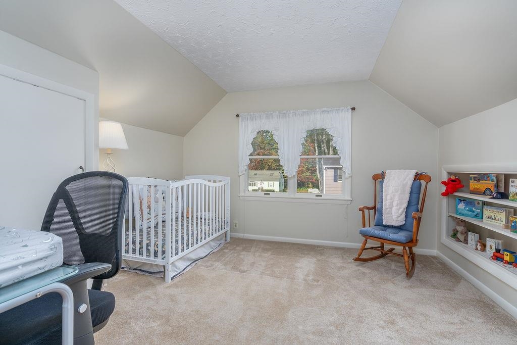 27 Hampshire Avenue Rochester, NH 03867 - Photo 16 of 44