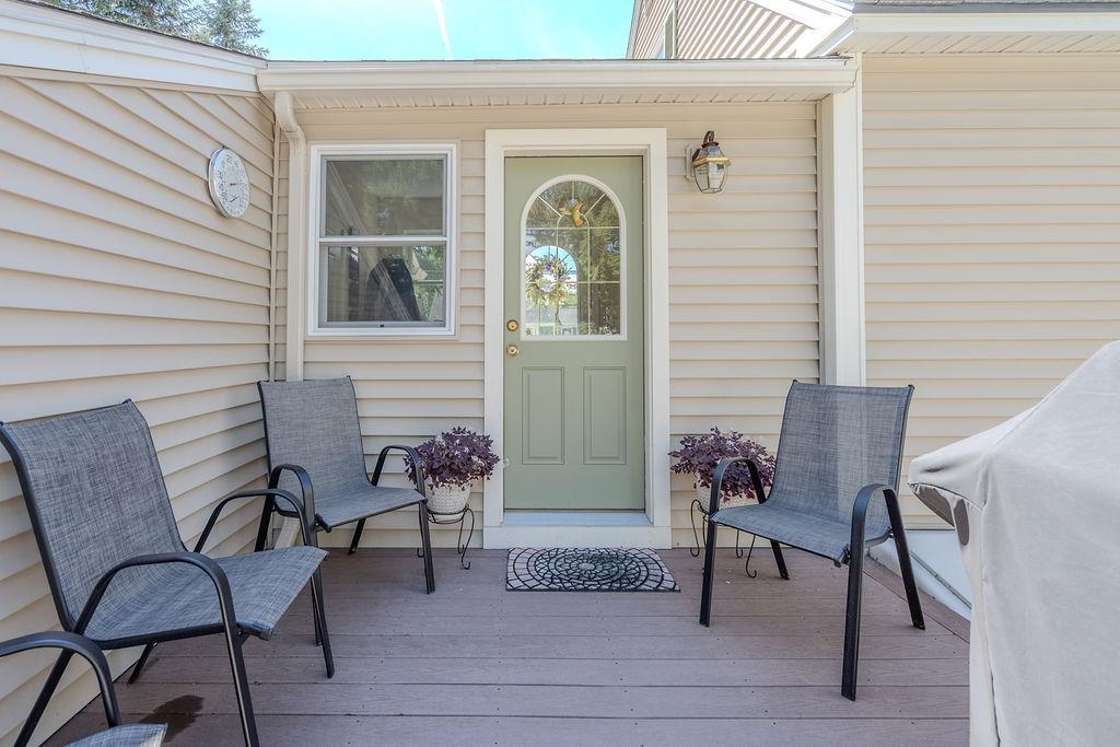 27 Hampshire Avenue Rochester, NH 03867 - Photo 26 of 44