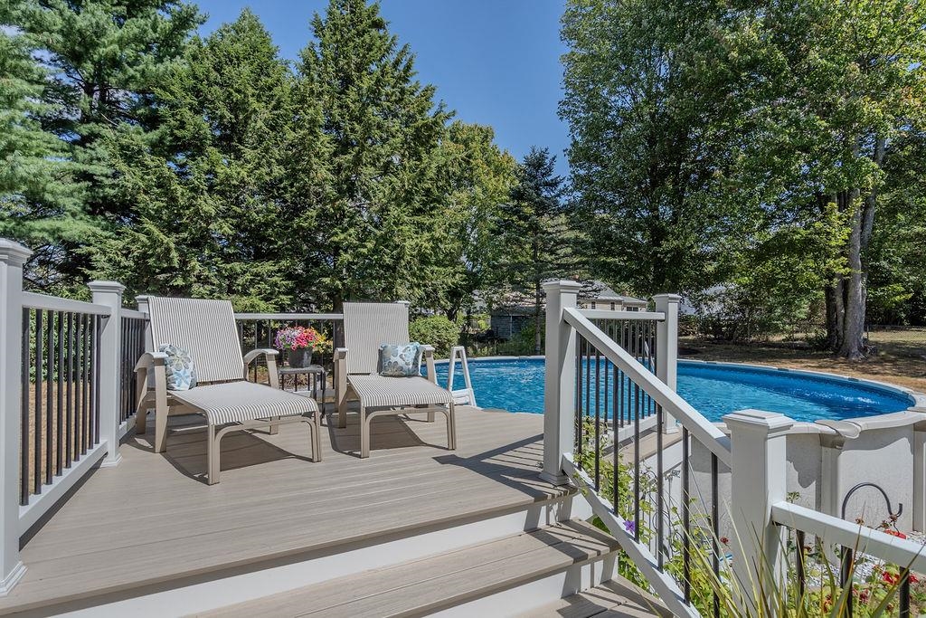 27 Hampshire Avenue Rochester, NH 03867 - Photo 4 of 44