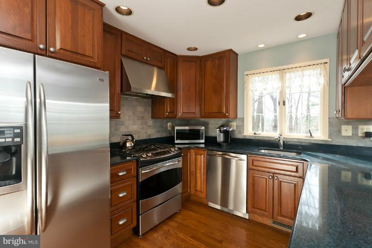 10836 Sandringham Road Cockeysville, MD 21030 - Photo 14 of 30 Kitchen