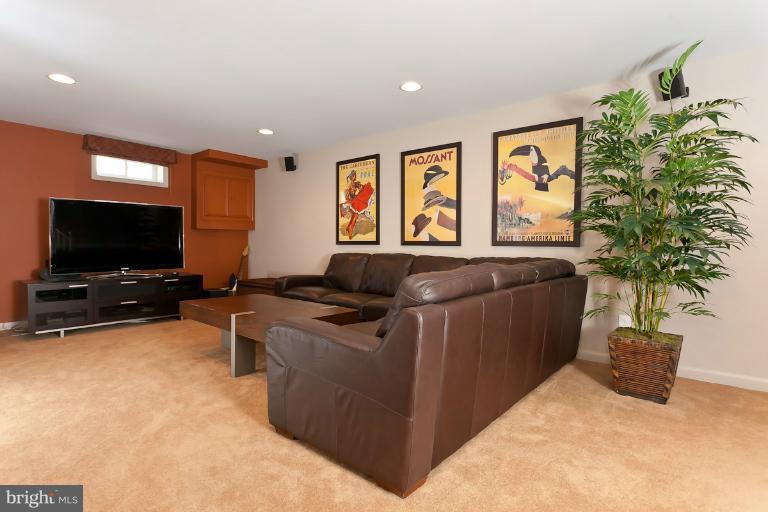 10836 Sandringham Road Cockeysville, MD 21030 - Photo 15 of 30 Interior (General)