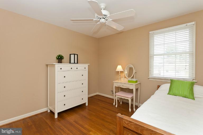 10836 Sandringham Road Cockeysville, MD 21030 - Photo 17 of 30 Bedroom