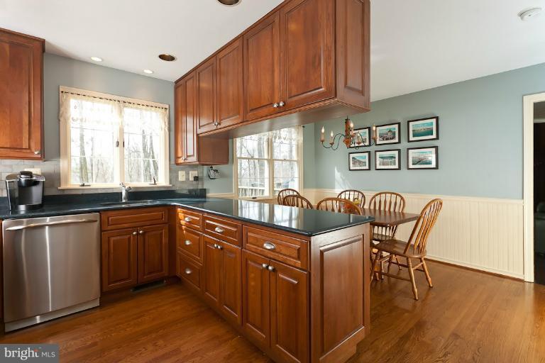10836 Sandringham Road Cockeysville, MD 21030 - Photo 20 of 30 Kitchen