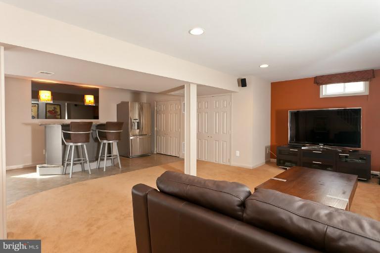 10836 Sandringham Road Cockeysville, MD 21030 - Photo 3 of 30 Interior (General)
