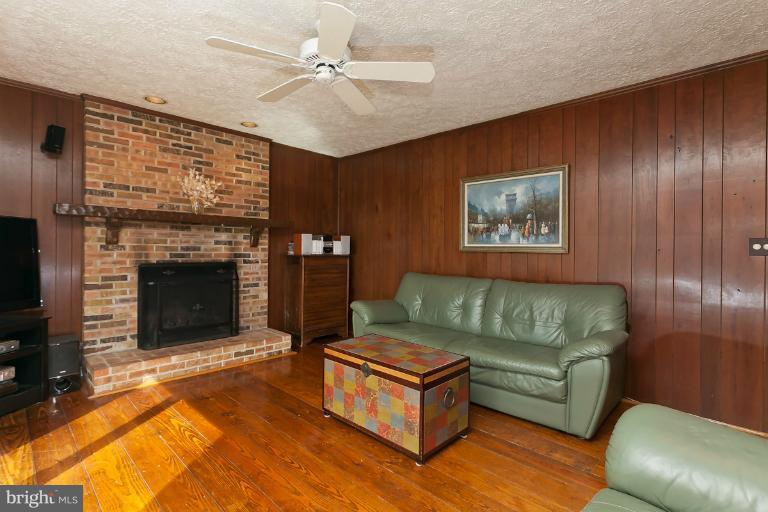 10836 Sandringham Road Cockeysville, MD 21030 - Photo 21 of 30 Family Room