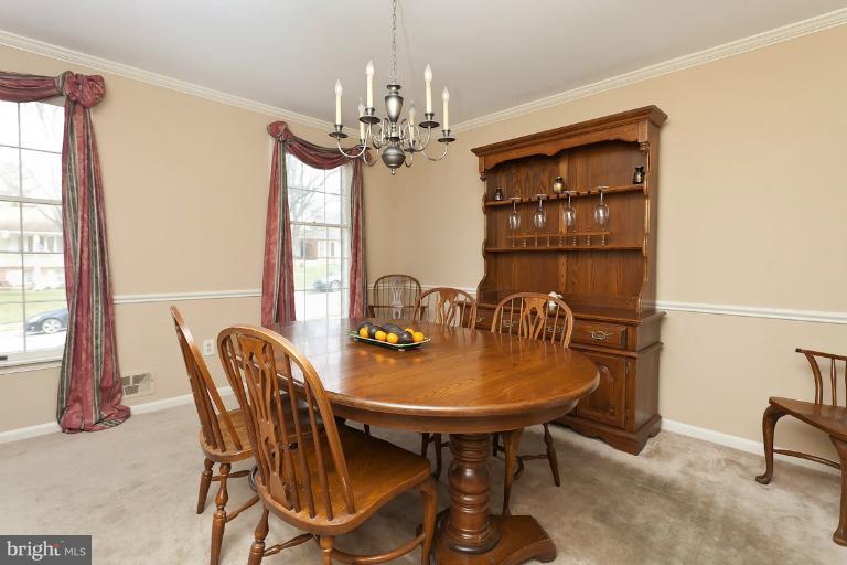 10836 Sandringham Road Cockeysville, MD 21030 - Photo 7 of 30 Dining Room