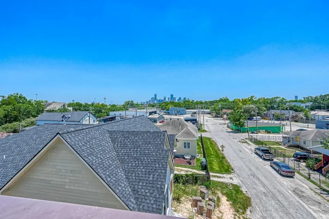 $2,600 | 306 Enid Street, Unit A, Houston, TX 77009