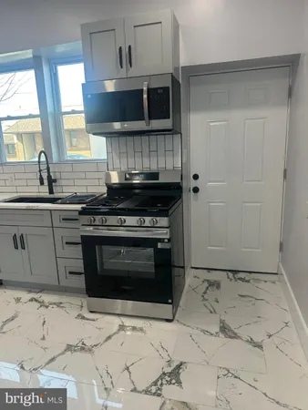 $2,300 | 539 Perry Street, Trenton, NJ 08618