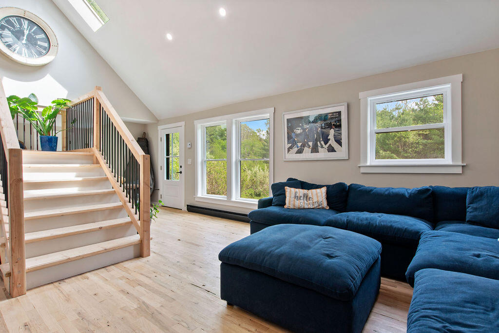 3 Bartlett Road Kittery, ME 03905 - Photo 26 of 70 Livingroom