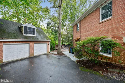 $1,395,000 | 6212 Redwing Court, Bethesda, MD 20817