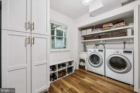 $1,395,000 | 6212 Redwing Court, Bethesda, MD 20817