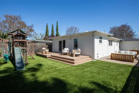 $1,749,000 | 1067 17th Avenue, Redwood City, CA 94063