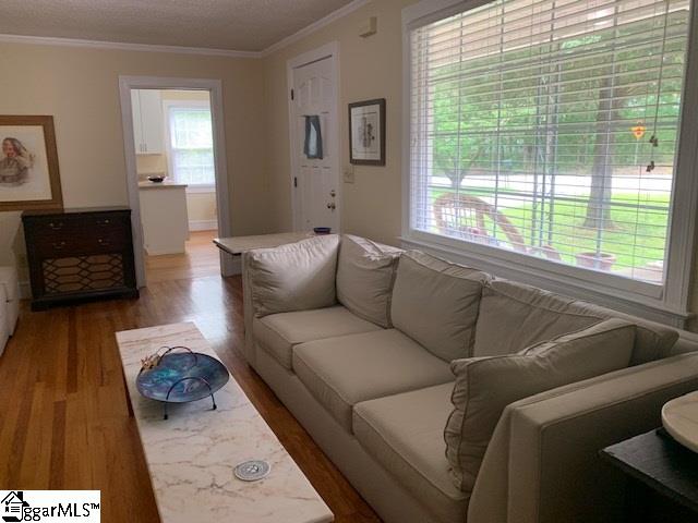 327 Ridgecrest Drive Greenville, SC 29609 - Photo 4 of 21 Gallery Image 4