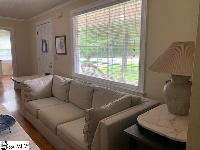 327 Ridgecrest Drive Greenville, SC 29609 - Photo 5 of 21 Gallery Image 5