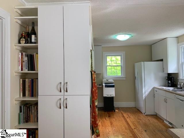 327 Ridgecrest Drive Greenville, SC 29609 - Photo 8 of 21 Gallery Image 8